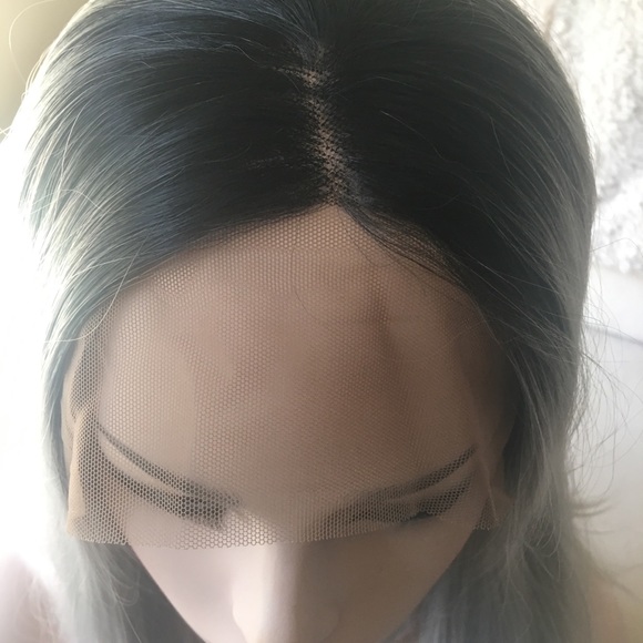 Ombre Black & Silver Bob Lace Front Wig - Picture 11 of 16
